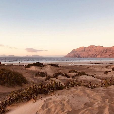 Vila Casa Bianca Caleta De Famara Exteriér fotografie