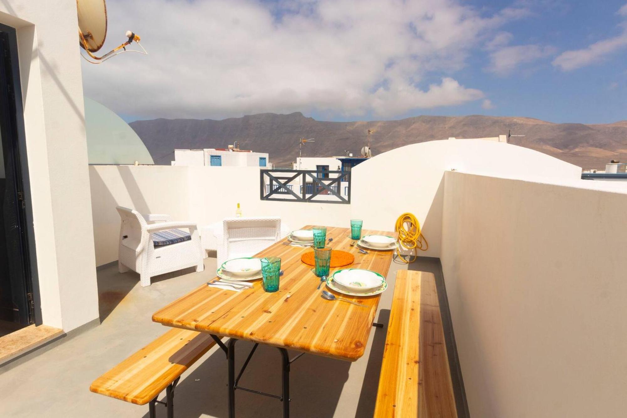 Vila Casa Bianca Caleta De Famara Exteriér fotografie