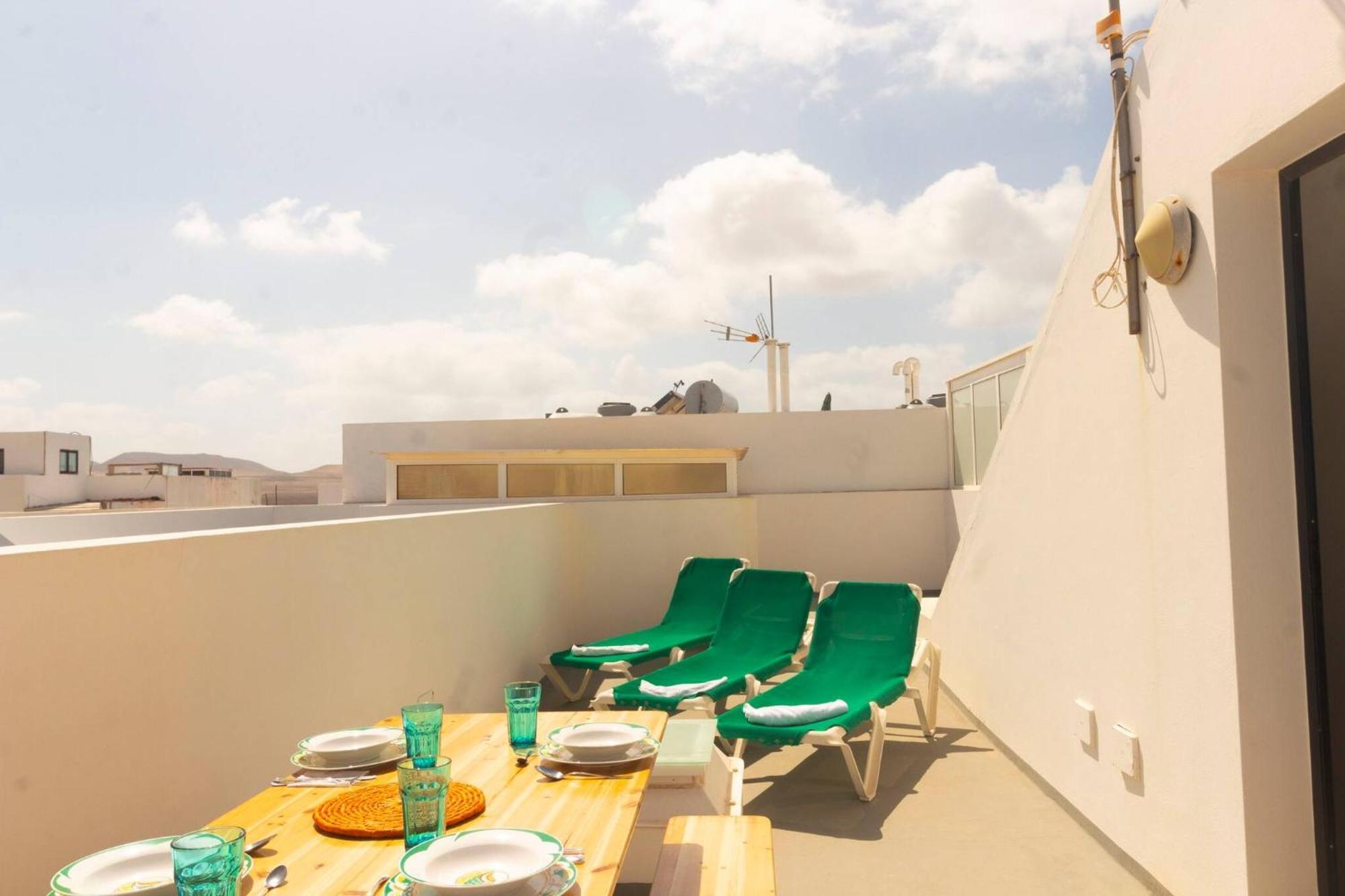 Vila Casa Bianca Caleta De Famara Exteriér fotografie