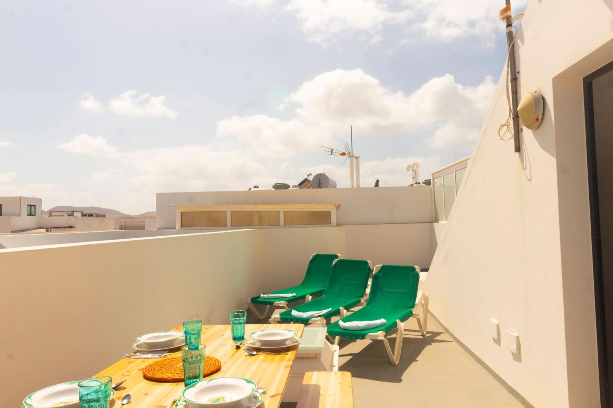 Vila Casa Bianca Caleta De Famara Exteriér fotografie